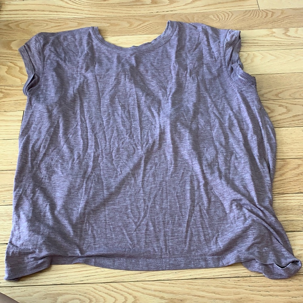 Lululemon purple top with keyhole back